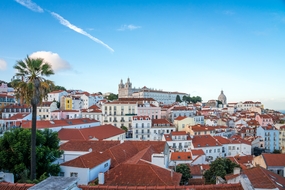 里斯本教堂塔楼建筑群摄影图片